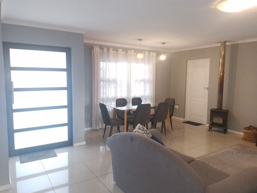 To Let 3 Bedroom Property for Rent in Soneike Western Cape